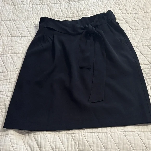 lululemon Black A-Line office-ready Athleisure Skirt Size 8 - Picture 2 of 6